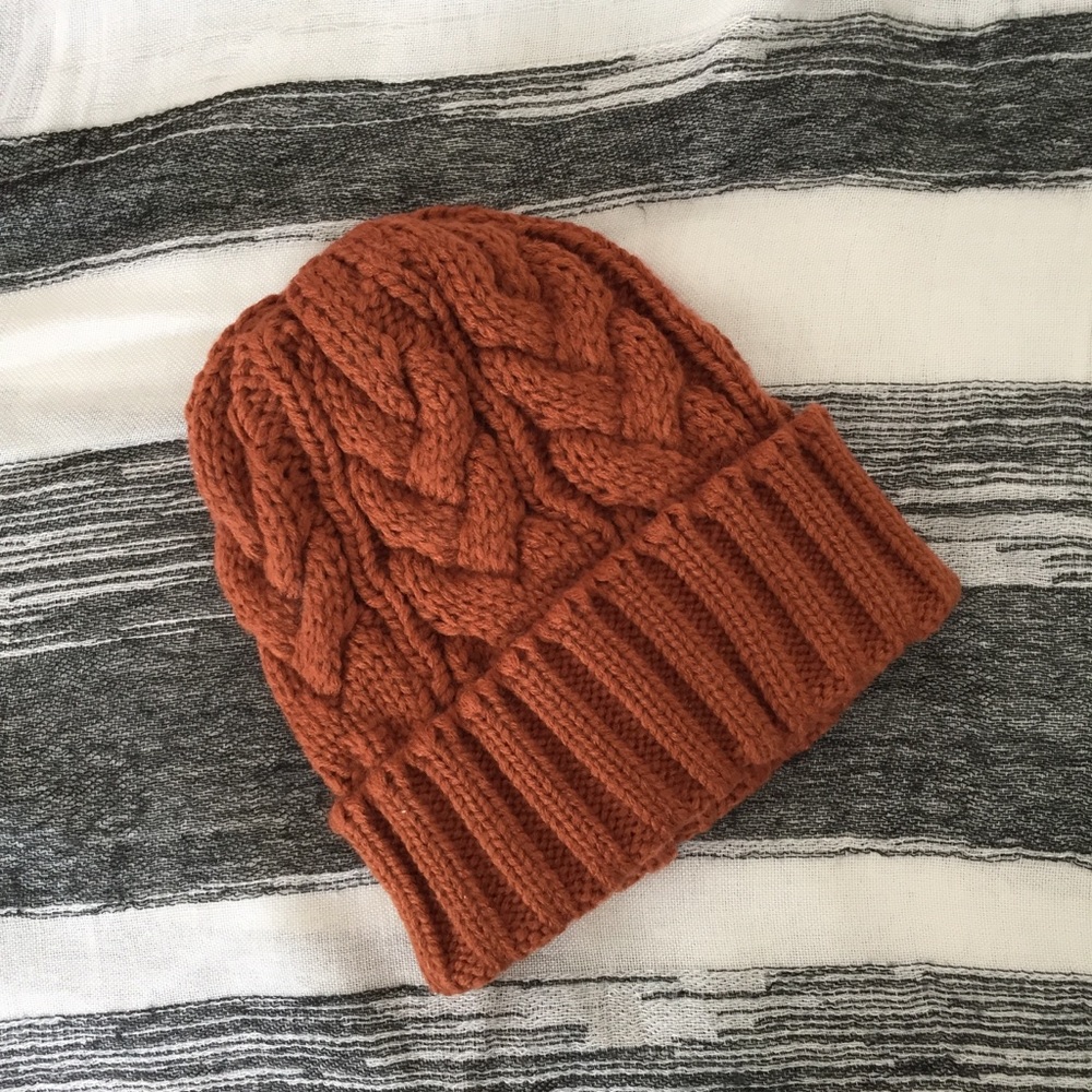 NWT Camel Beanie - Picture 3 of 4